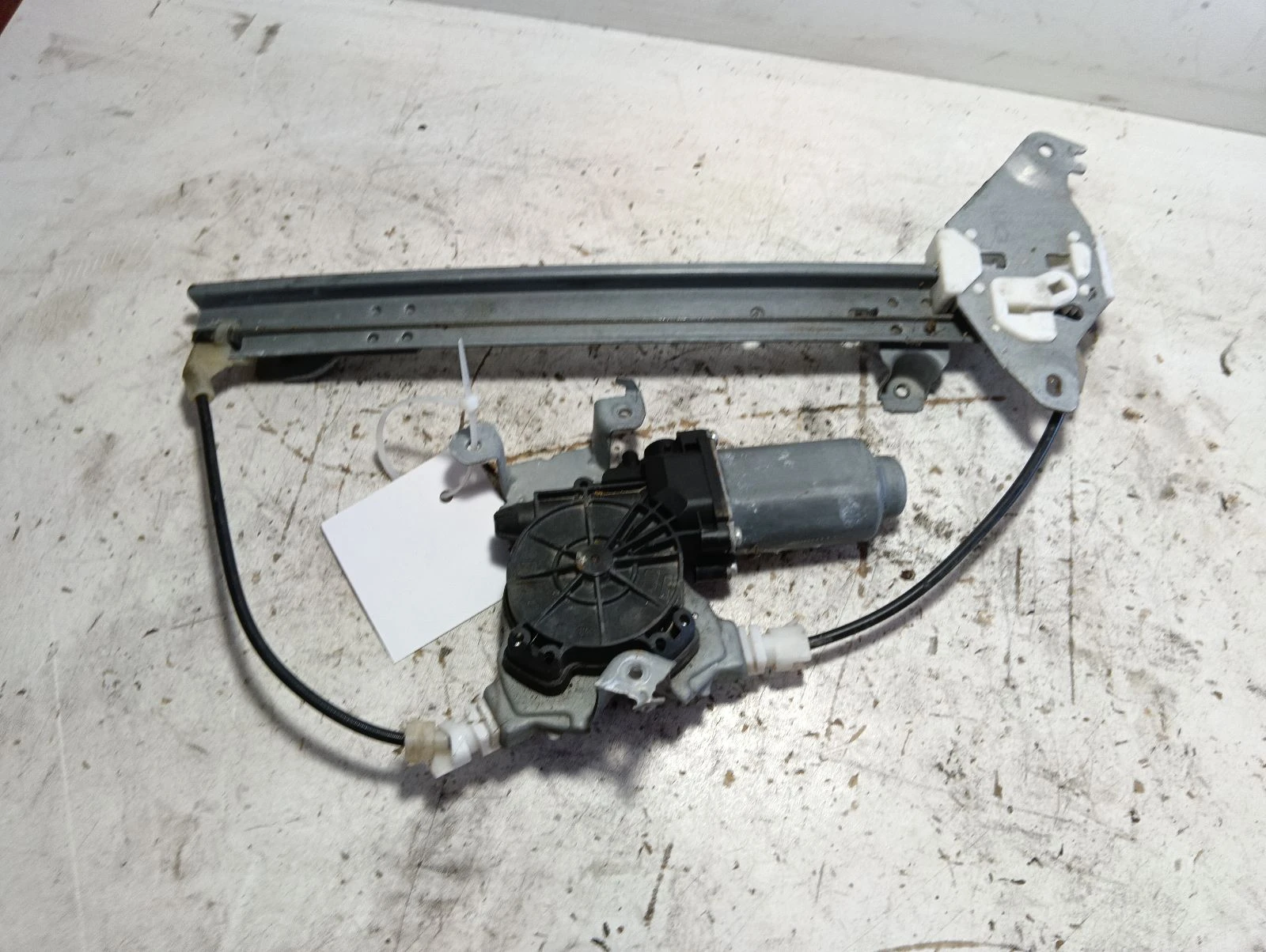 стъклоповдигач с моторче заден десен 402190A 120410 065547 2T12 Nissan Qashqai+2