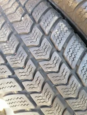 Гуми Зимни 205/75R16, снимка 4