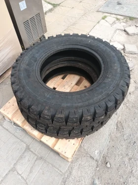 Гуми, снимка 1