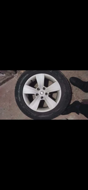 Гуми Зимни 215/60R16, снимка 1