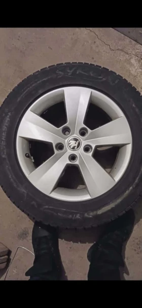 Гуми Зимни 215/60R16, снимка 6