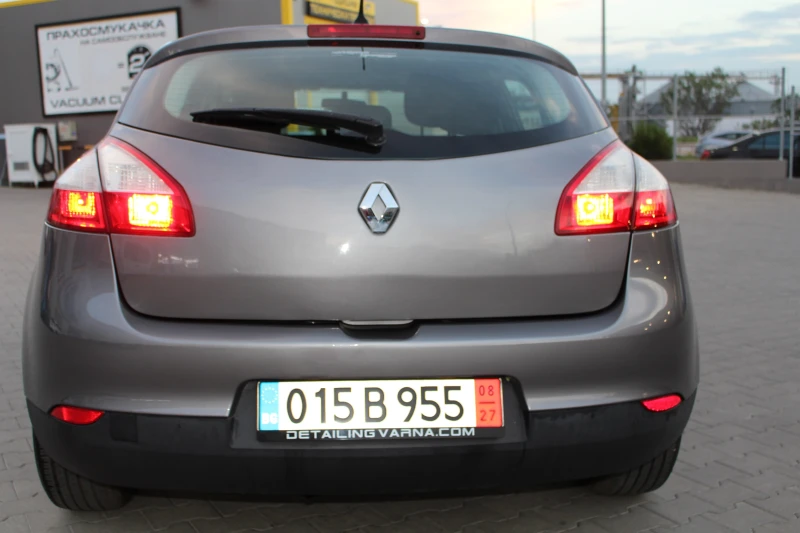 Renault Megane 2.0 ШВЕЙЦАРИЯ, снимка 6 - Автомобили и джипове - 47529042