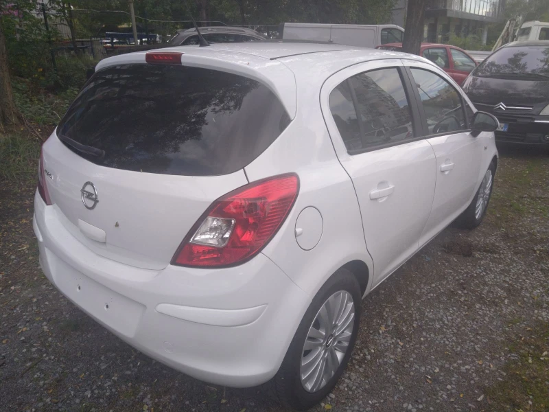 Opel Corsa 1.2 с газ, снимка 4 - Автомобили и джипове - 47952947