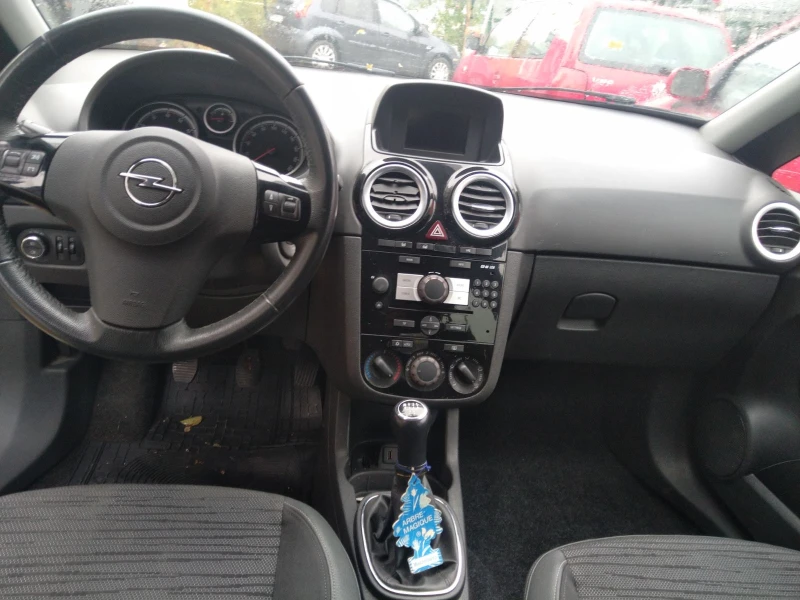 Opel Corsa 1.2 с газ, снимка 10 - Автомобили и джипове - 47952947