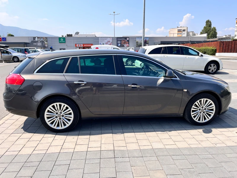 Opel Insignia 4x4 Biturbo, снимка 2 - Автомобили и джипове - 48299468