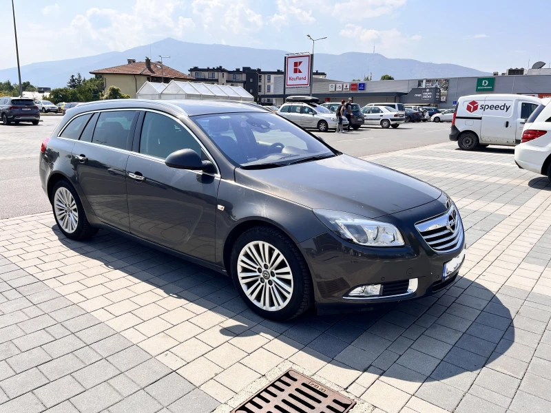 Opel Insignia 4x4 Biturbo, снимка 1 - Автомобили и джипове - 48299468