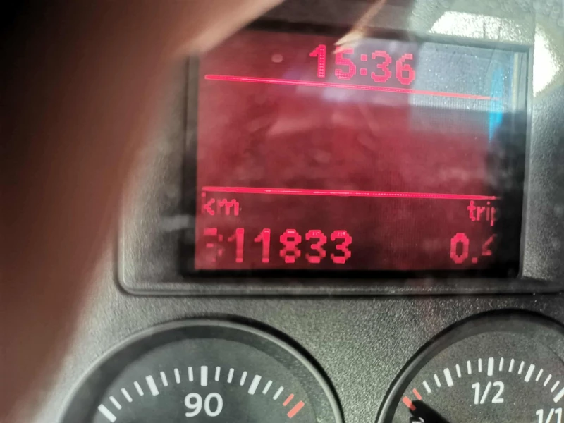 VW Golf 2.0TDI, снимка 8 - Автомобили и джипове - 52851956