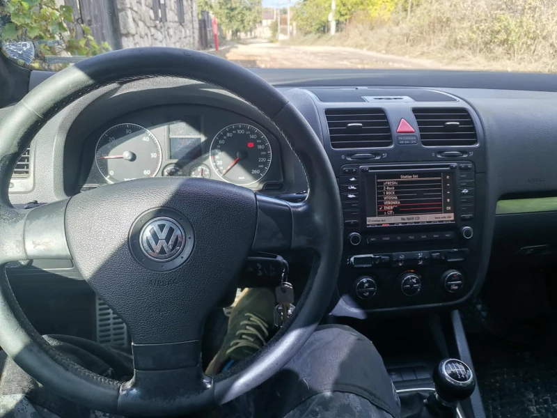 VW Golf 2.0TDI, снимка 7 - Автомобили и джипове - 52851956