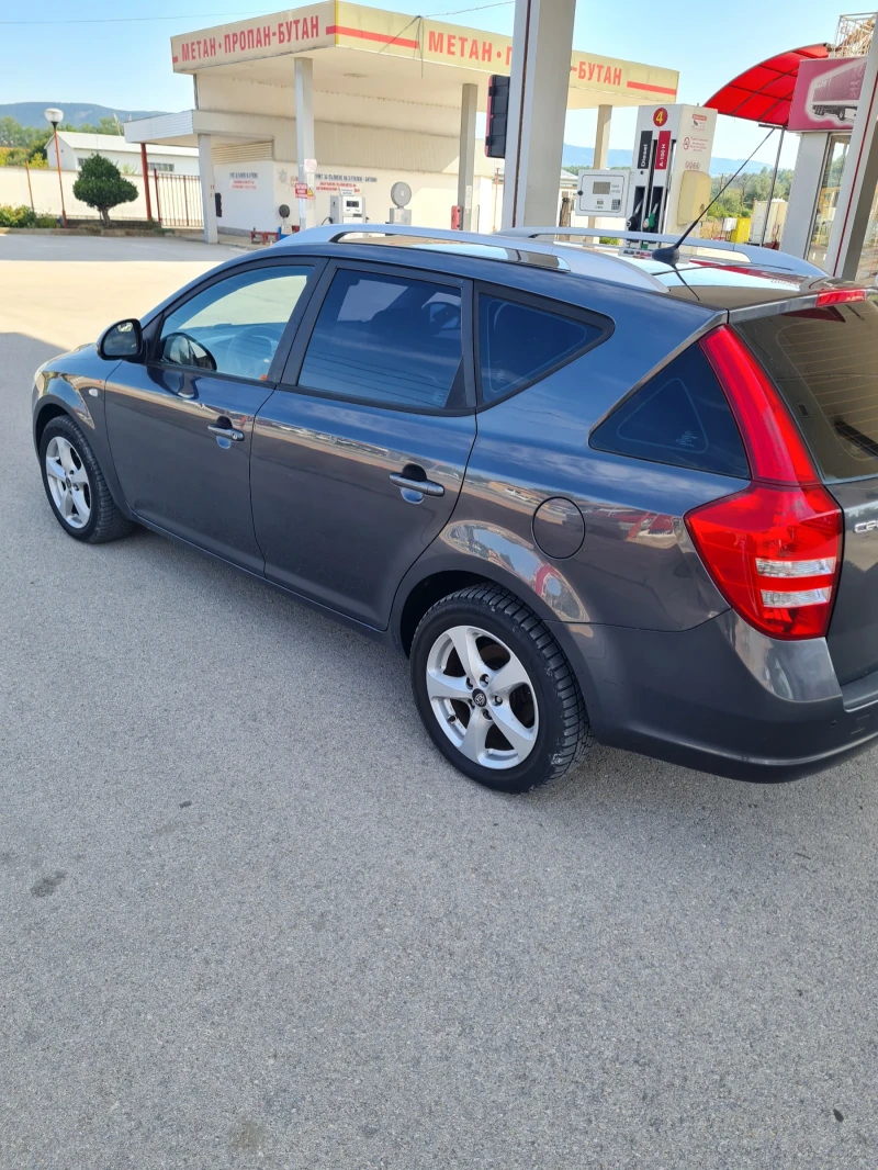 Kia Ceed 1.6куб.90к.с. 2009г. , снимка 4 - Автомобили и джипове - 52404796