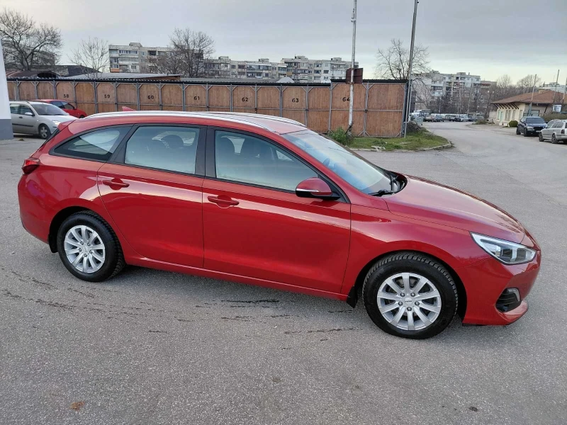 Hyundai I30 1.6crdi 116кс, снимка 3 - Автомобили и джипове - 52850931