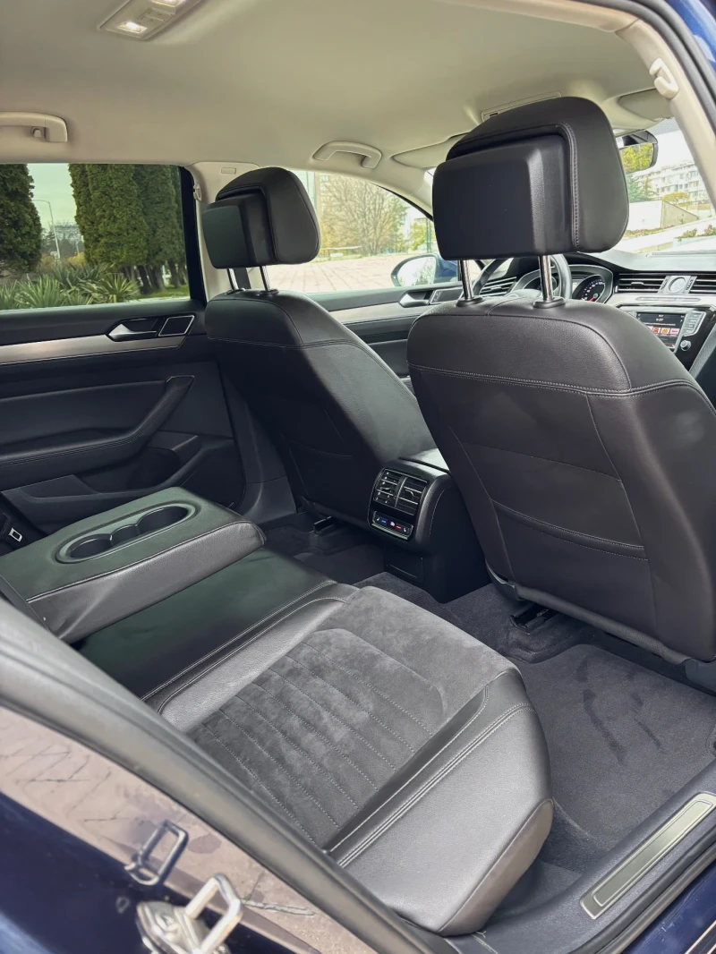 VW Passat 2.0 TDI 190кс Higline+ PAMET 360camera TOP, снимка 16 - Автомобили и джипове - 52873906