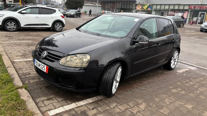 VW Golf 1.6 FSI, снимка 2 - Автомобили и джипове - 52883124