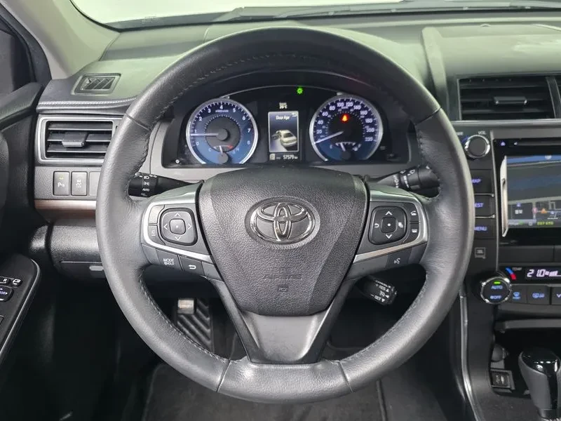 Toyota Camry 2.5 Xle, снимка 13 - Автомобили и джипове - 55198758