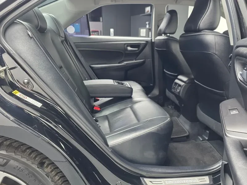 Toyota Camry 2.5 Xle, снимка 12 - Автомобили и джипове - 55198758