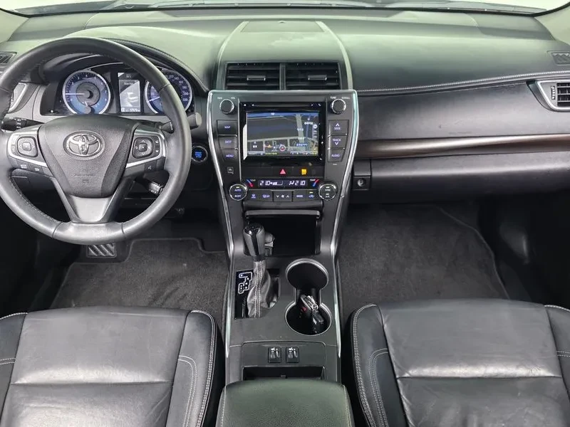 Toyota Camry 2.5 Xle, снимка 7 - Автомобили и джипове - 55198758
