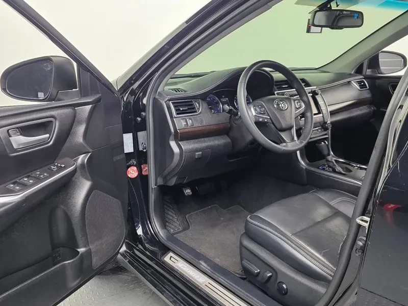 Toyota Camry 2.5 Xle, снимка 10 - Автомобили и джипове - 55198758