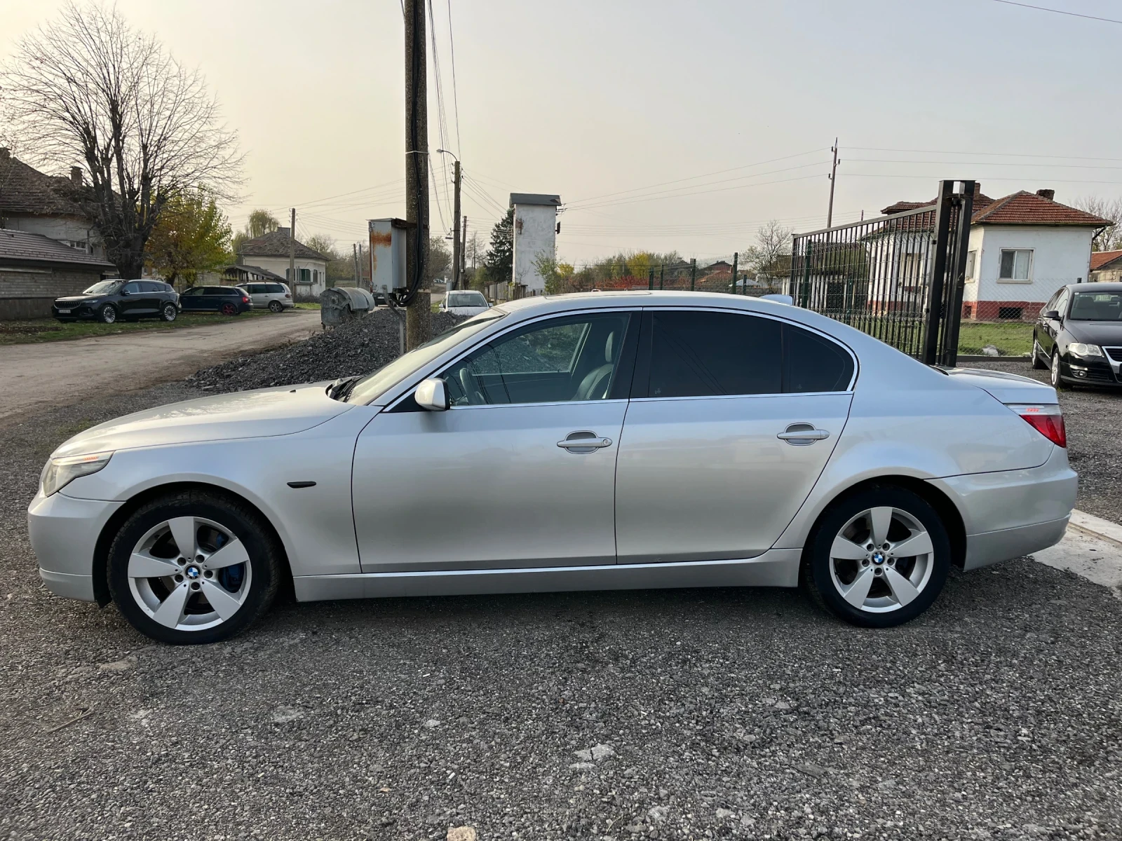 BMW 525 525i 218кс - изображение 3