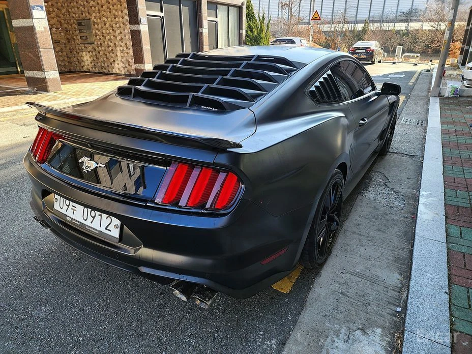 Ford Mustang  - изображение 7