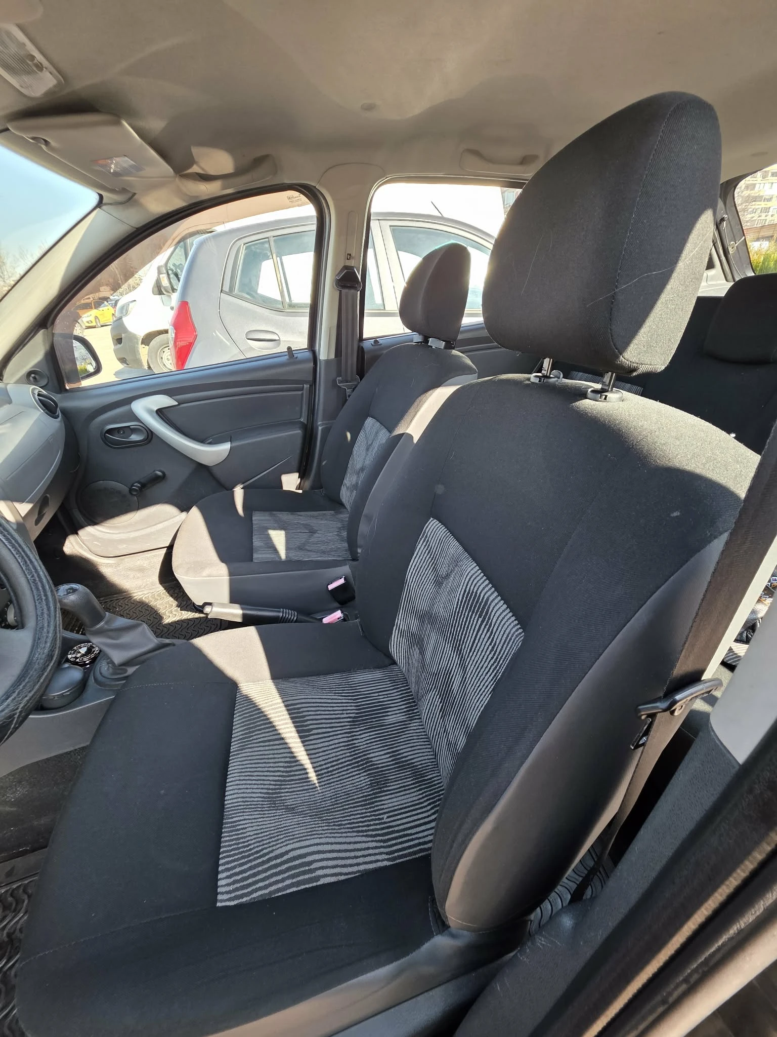 Dacia Sandero 1.4 MPI - изображение 7