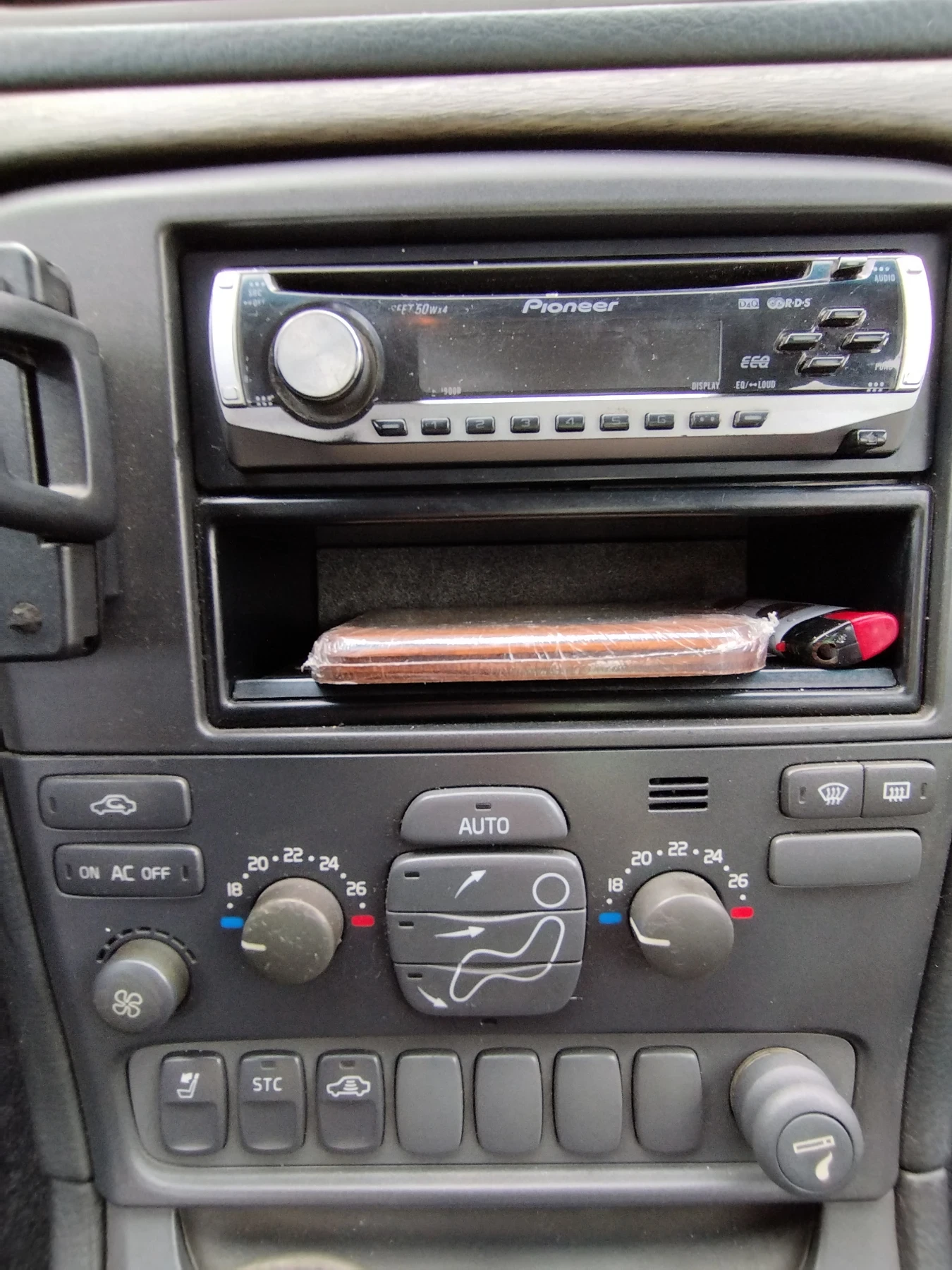 Volvo S80, снимка 9 - Автомобили и джипове - 54456388