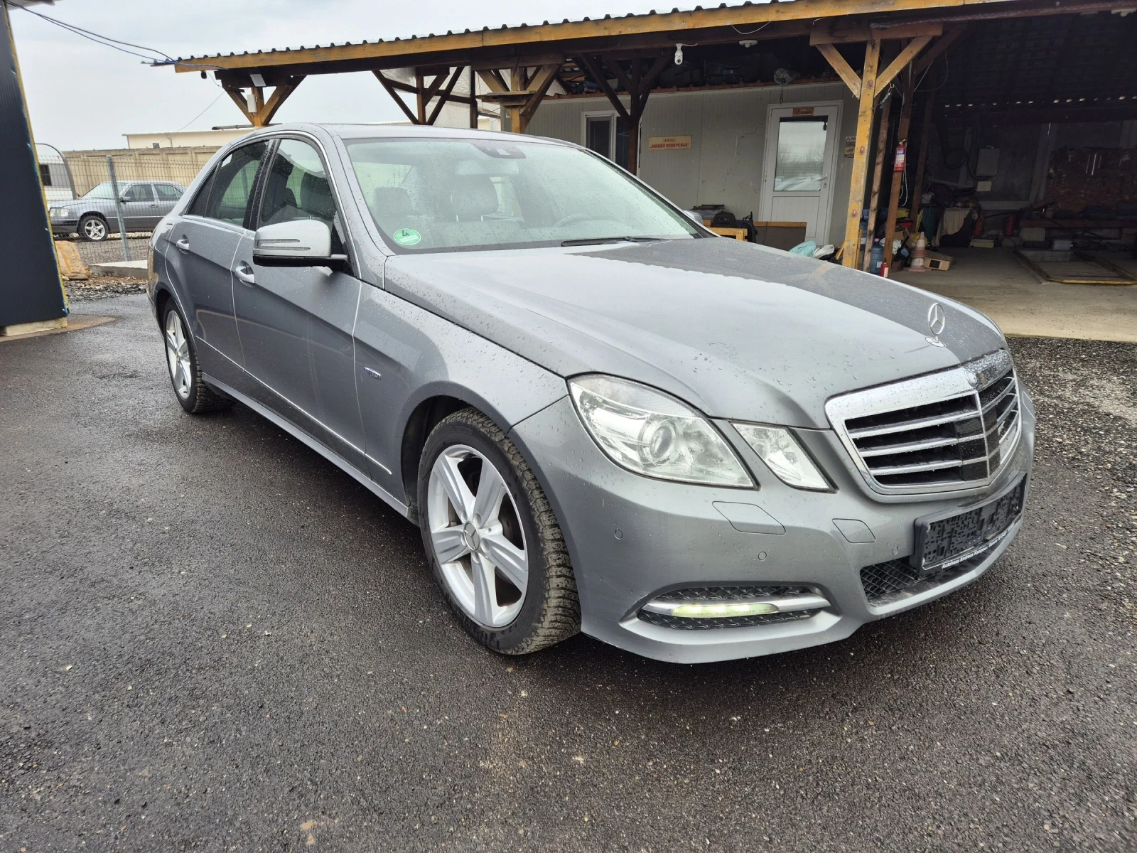 Mercedes-Benz E 350 4MATIK 265k, снимка 2 - Автомобили и джипове - 54153838