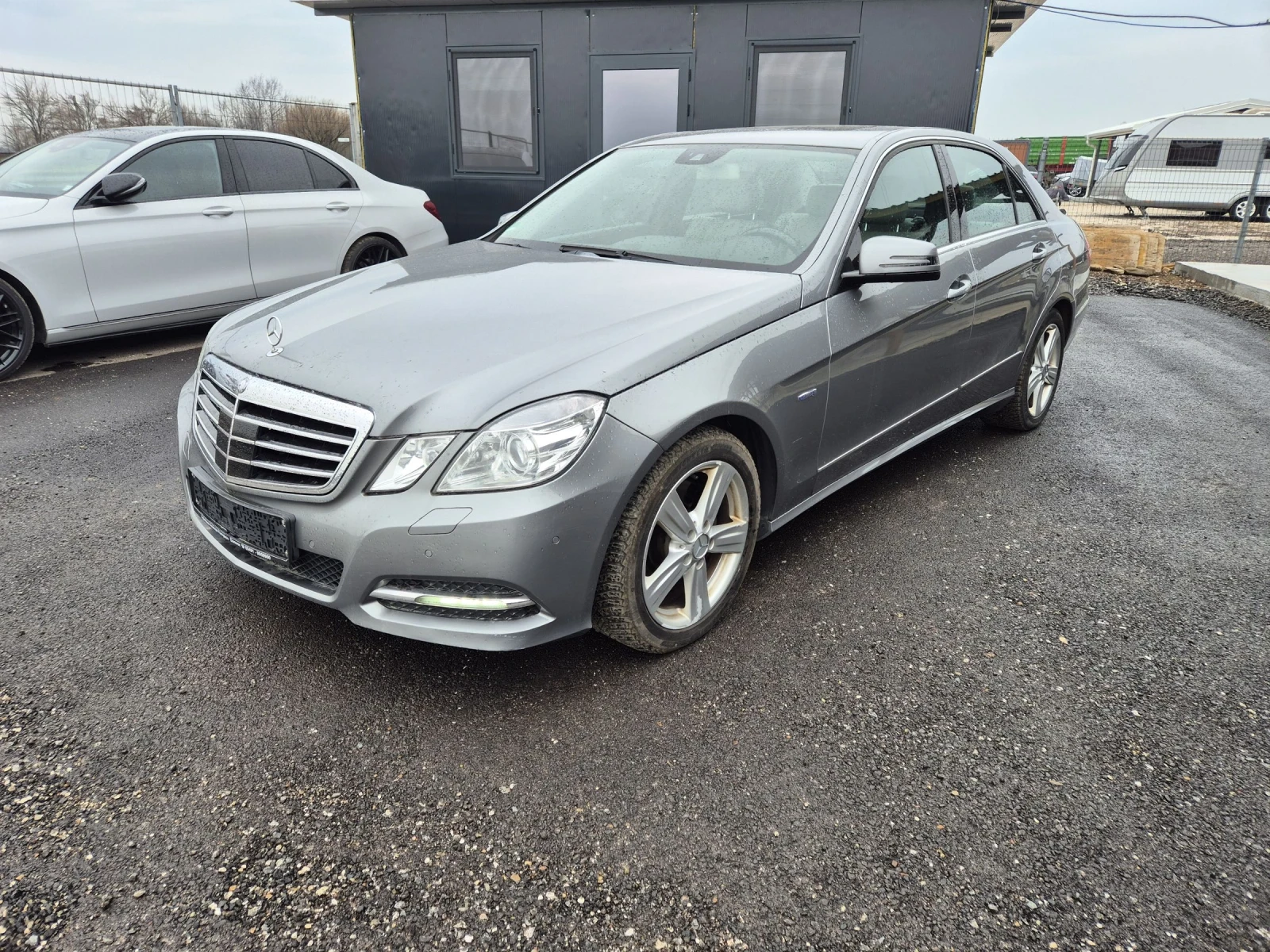 Mercedes-Benz E 350 4MATIK 265k, снимка 3 - Автомобили и джипове - 54153838