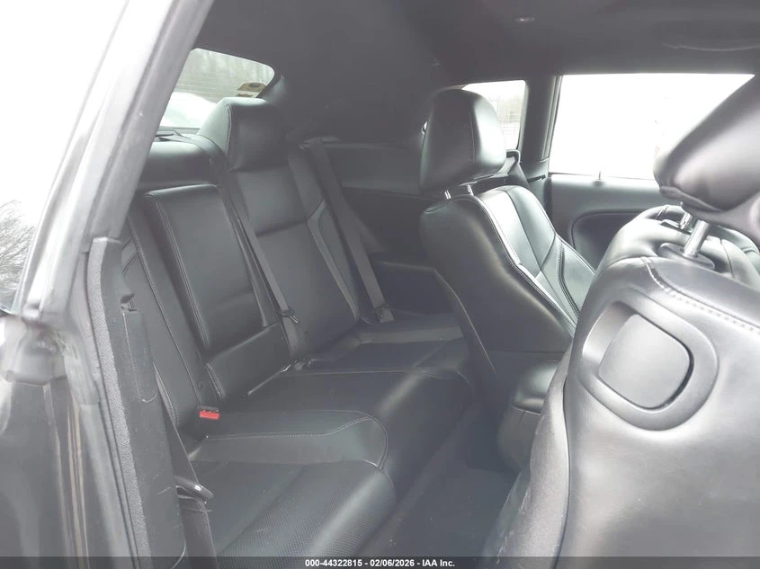Dodge Challenger Sxt, снимка 8 - Автомобили и джипове - 54369765