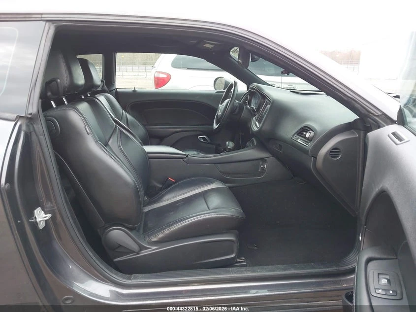 Dodge Challenger Sxt, снимка 5 - Автомобили и джипове - 54369765