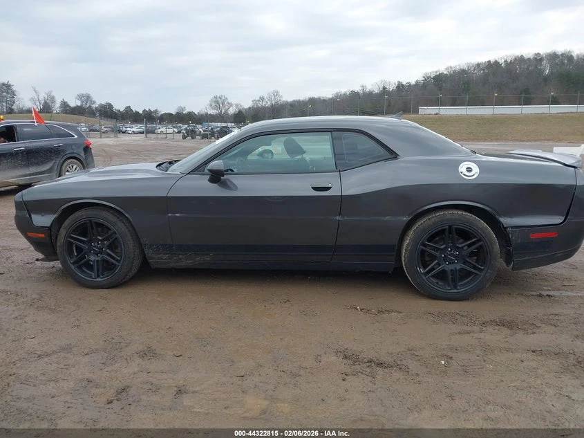 Dodge Challenger Sxt, снимка 6 - Автомобили и джипове - 54369765