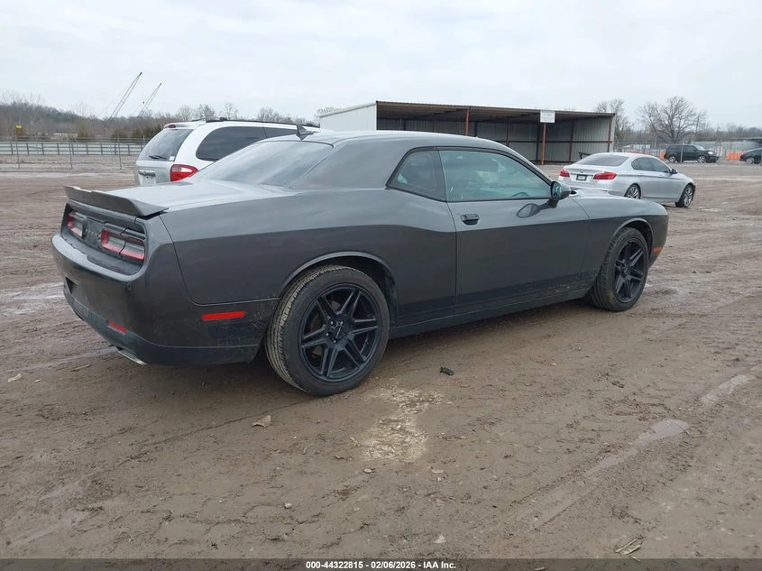 Dodge Challenger Sxt, снимка 4 - Автомобили и джипове - 54369765