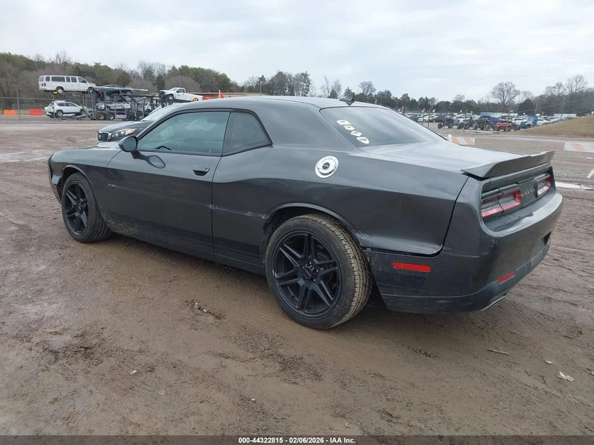 Dodge Challenger Sxt, снимка 3 - Автомобили и джипове - 54369765