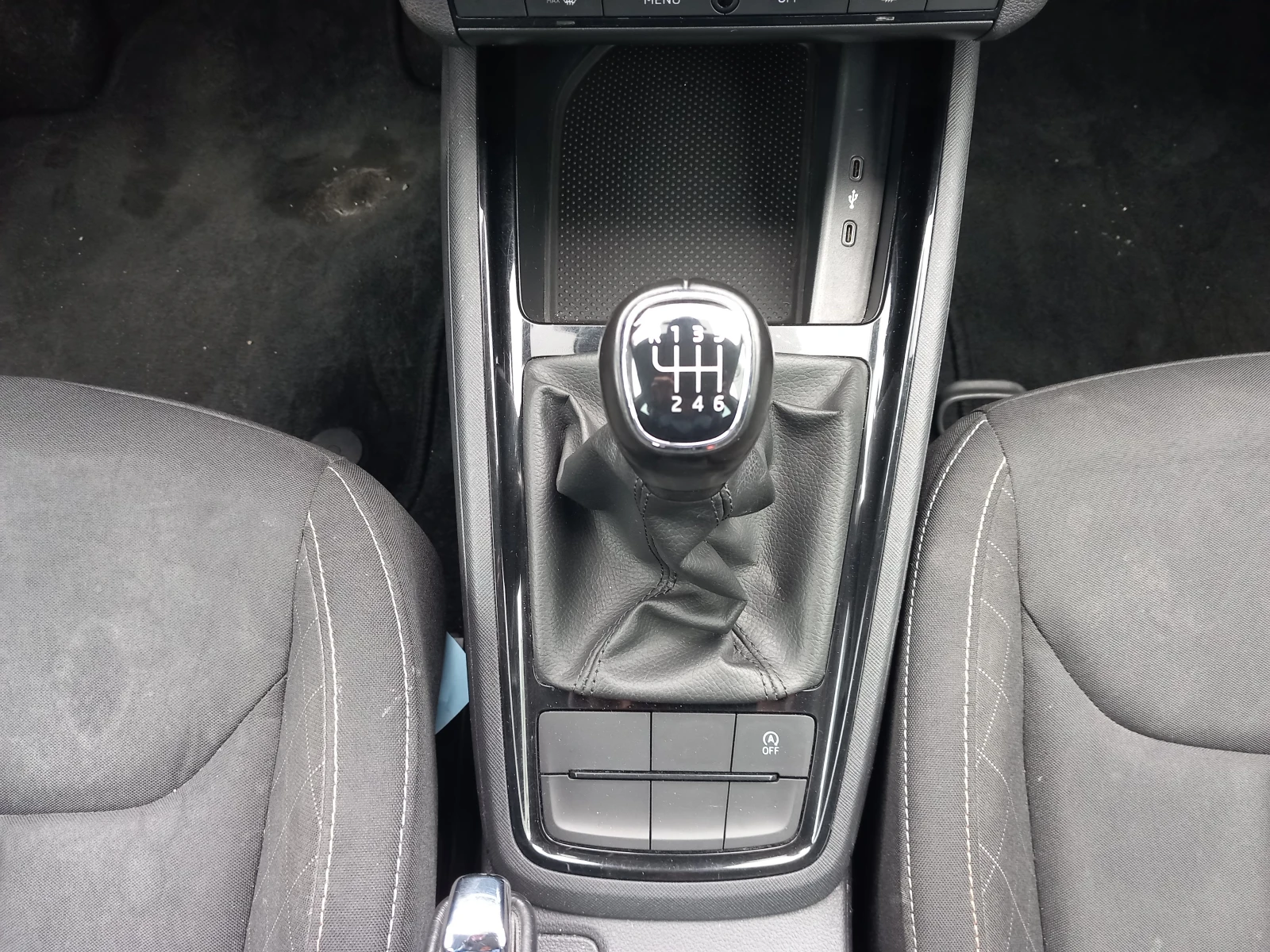 Skoda Scala 1.0 TSI / 6МТ, снимка 11 - Автомобили и джипове - 54477932