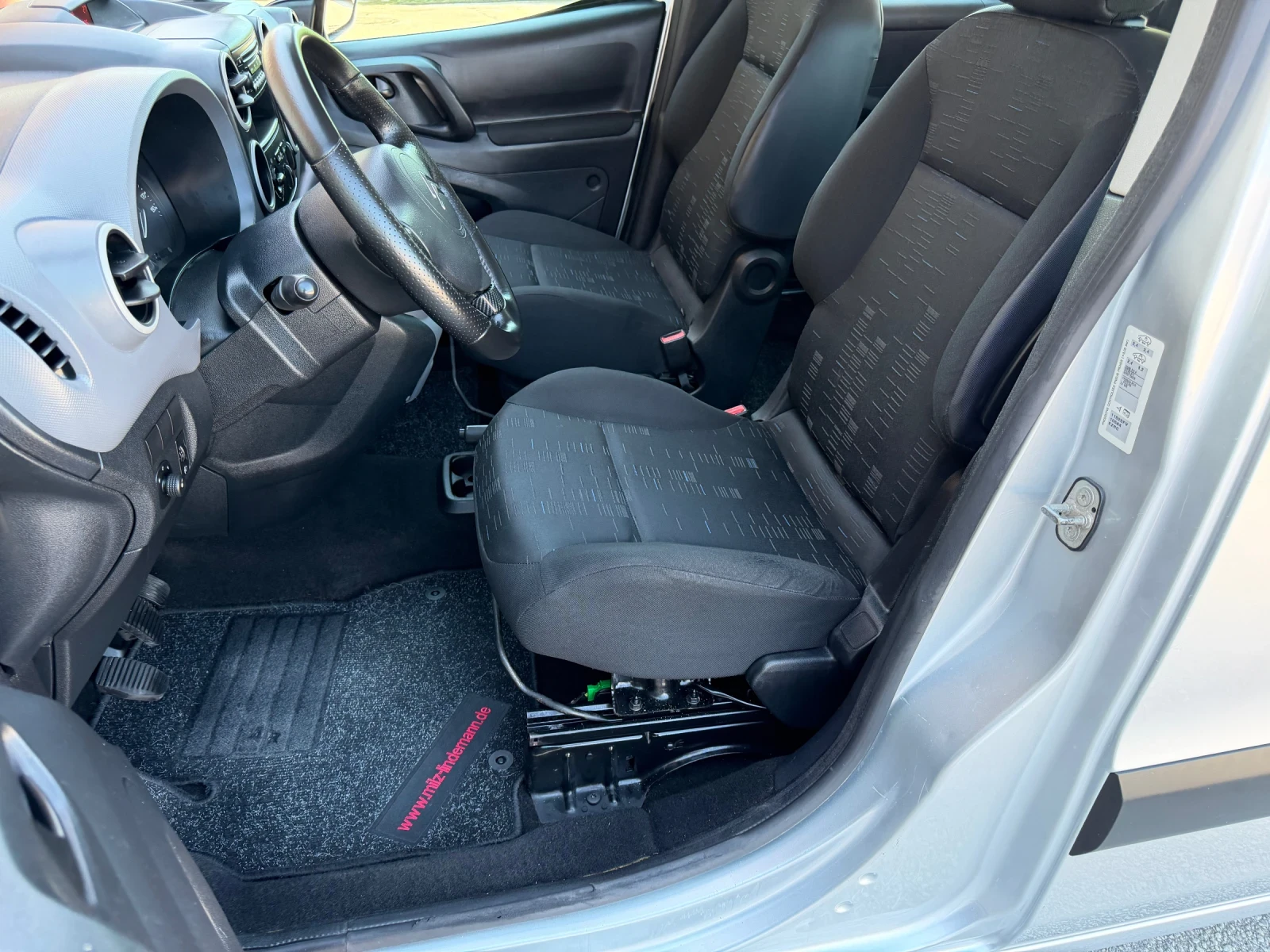 Citroen Berlingo 1.6i 90к.с. КЛИМА ГЕРМАНИЯ, снимка 12 - Автомобили и джипове - 54559735