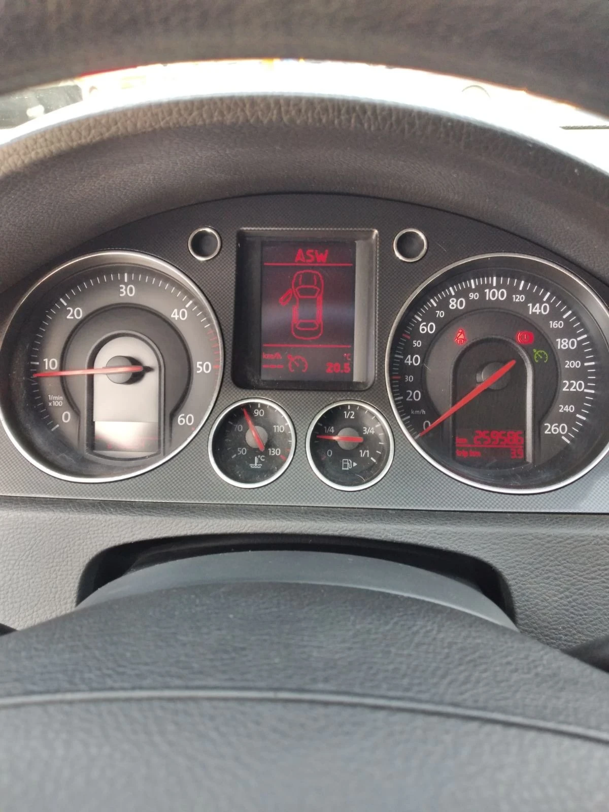 VW Passat 2.0 TDI, снимка 7 - Автомобили и джипове - 54915277