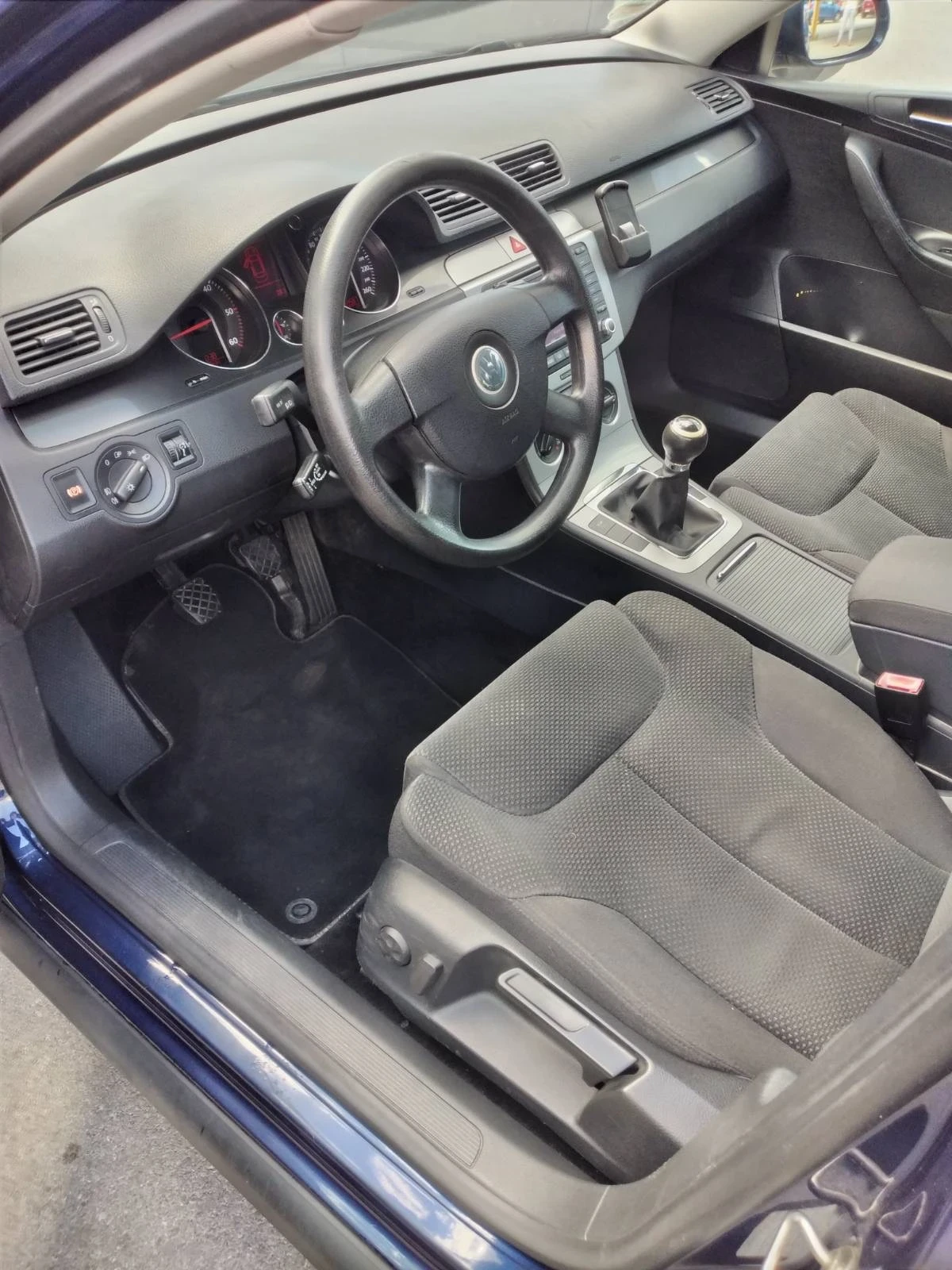 VW Passat 2.0 TDI, снимка 8 - Автомобили и джипове - 54915277