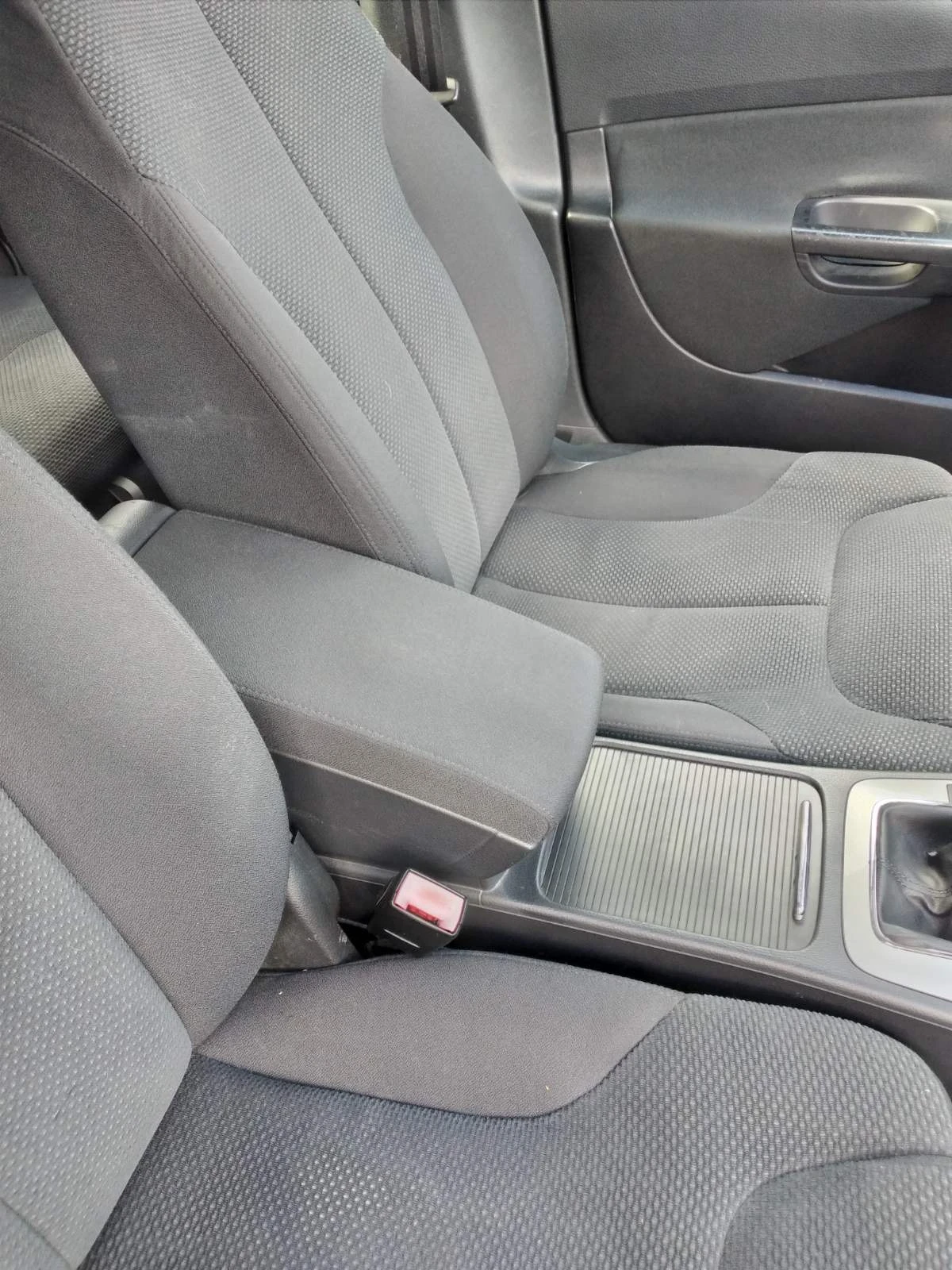 VW Passat 2.0 TDI, снимка 14 - Автомобили и джипове - 54915277