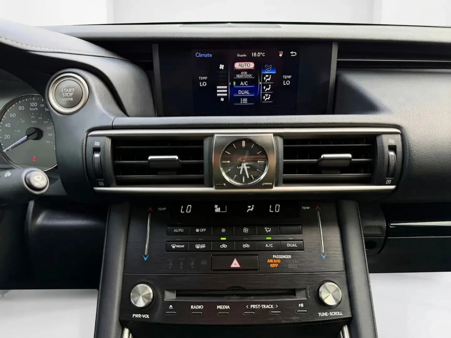 Lexus IS 300 * AвтоКредит * (ЦЕНА ДО БГ), снимка 12 - Автомобили и джипове - 54973394