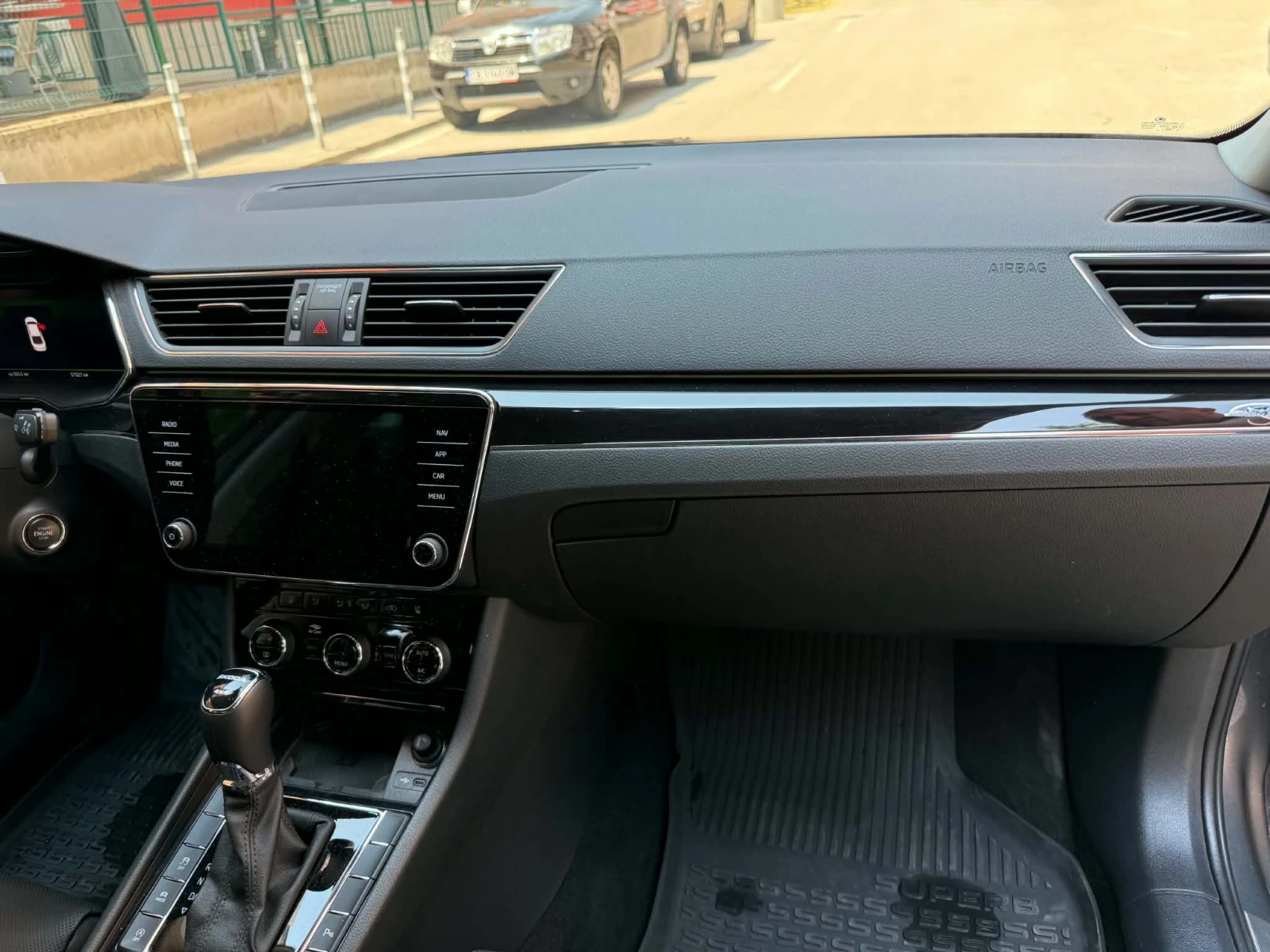 Skoda Superb Laurent&Klement 4x4, снимка 14 - Автомобили и джипове - 55057996