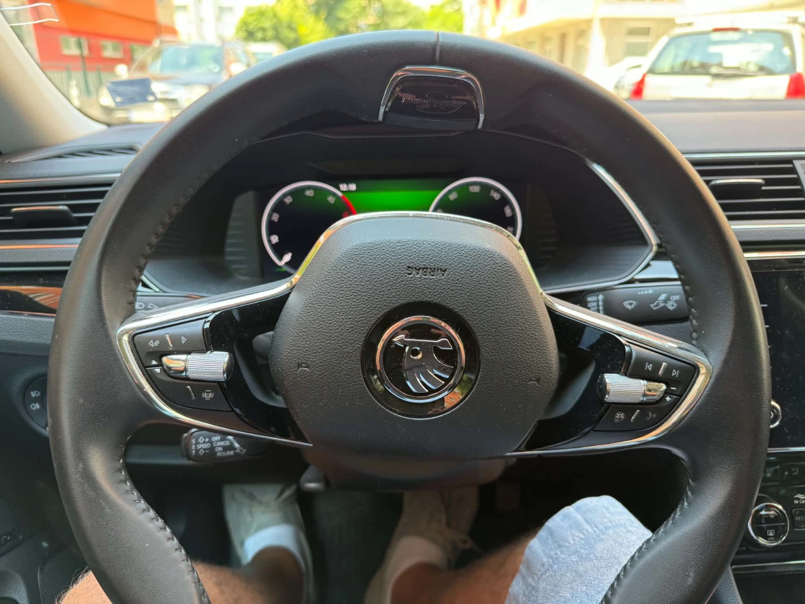 Skoda Superb Laurent&Klement 4x4, снимка 10 - Автомобили и джипове - 55057996