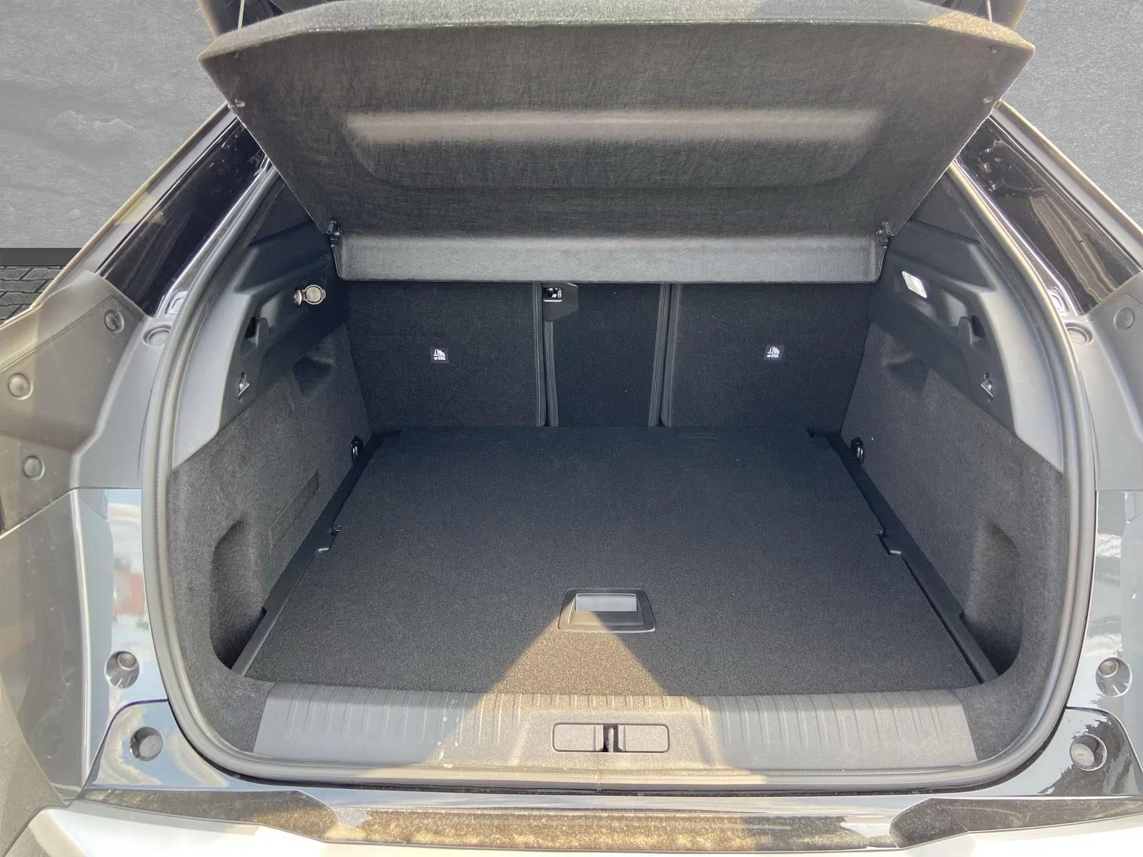 Peugeot 3008 213HP/GT/CAM/KLESS/ACC/AMBI/606z, снимка 5 - Автомобили и джипове - 55293830