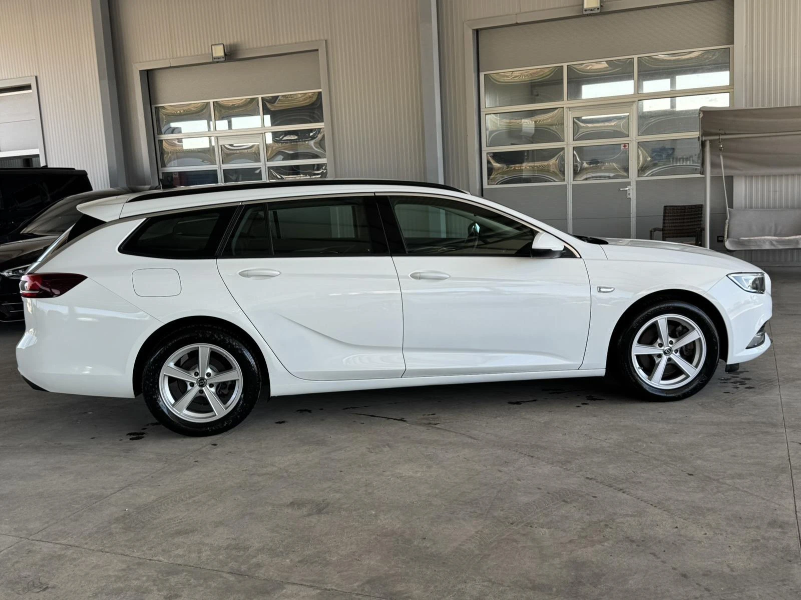 Opel Insignia 2.0D* 170ps* LED* НАВИ* КАМЕРА* , снимка 6 - Автомобили и джипове - 55707268