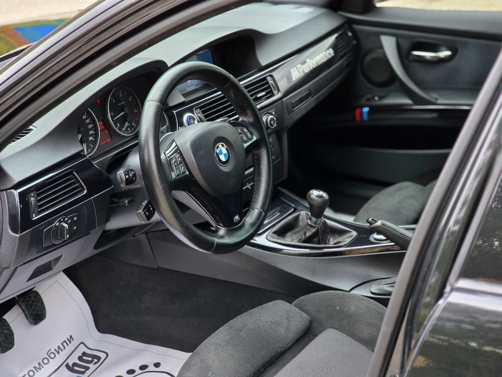 BMW 330 * M-Pack* Swiss* Android* , снимка 9 - Автомобили и джипове - 56168486