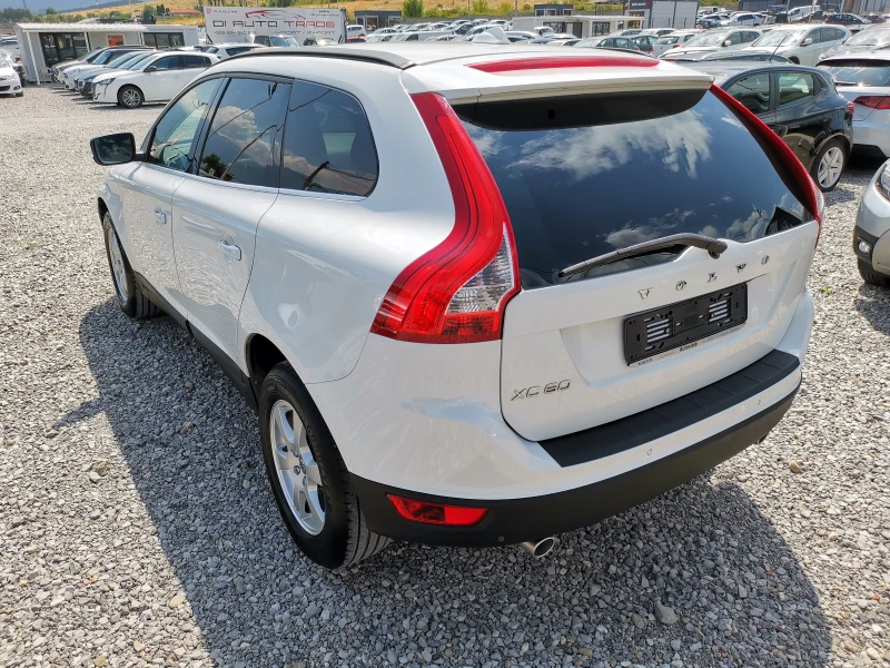 Volvo XC60 2.4 D5 215 A 4x4, снимка 4 - Автомобили и джипове - 51496144