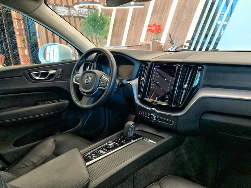 Volvo XC60, снимка 10 - Автомобили и джипове - 51824405