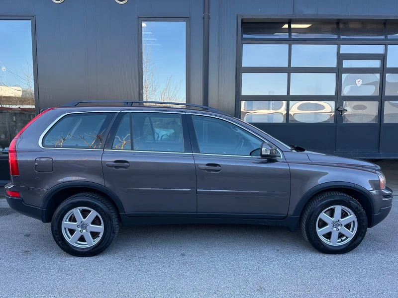 Volvo Xc90 2.4, D5 Автомат, 4x4, Кож.Сал.Сер.Истор.2кт, Гуми, снимка 8 - Автомобили и джипове - 52841240