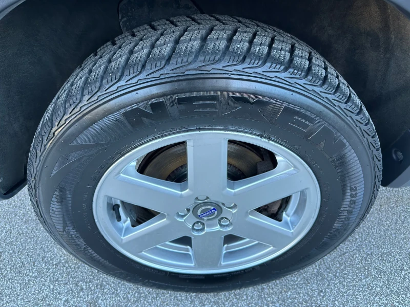 Volvo Xc90 2.4, D5 Автомат, 4x4, Кож.Сал.Сер.Истор.2кт, Гуми, снимка 16 - Автомобили и джипове - 52841240