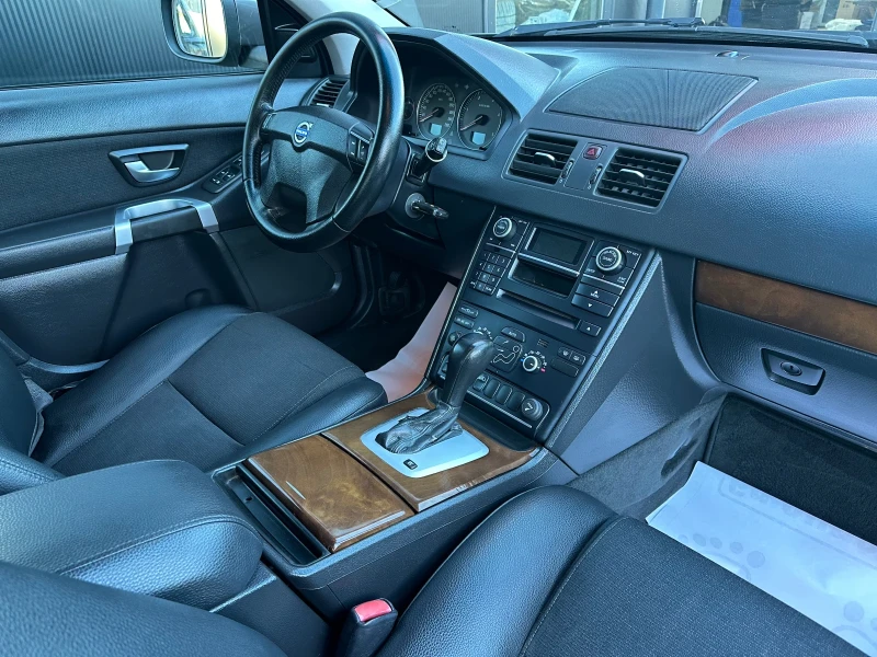 Volvo Xc90 2.4, D5 Автомат, 4x4, Кож.Сал.Сер.Истор.2кт, Гуми, снимка 9 - Автомобили и джипове - 52841240