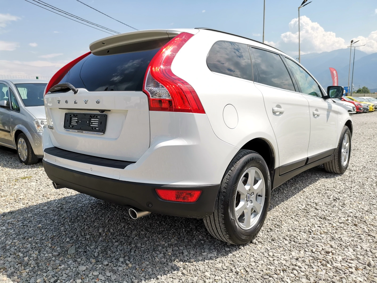 Volvo XC60 2.4 D5 215 A 4x4 - изображение 3