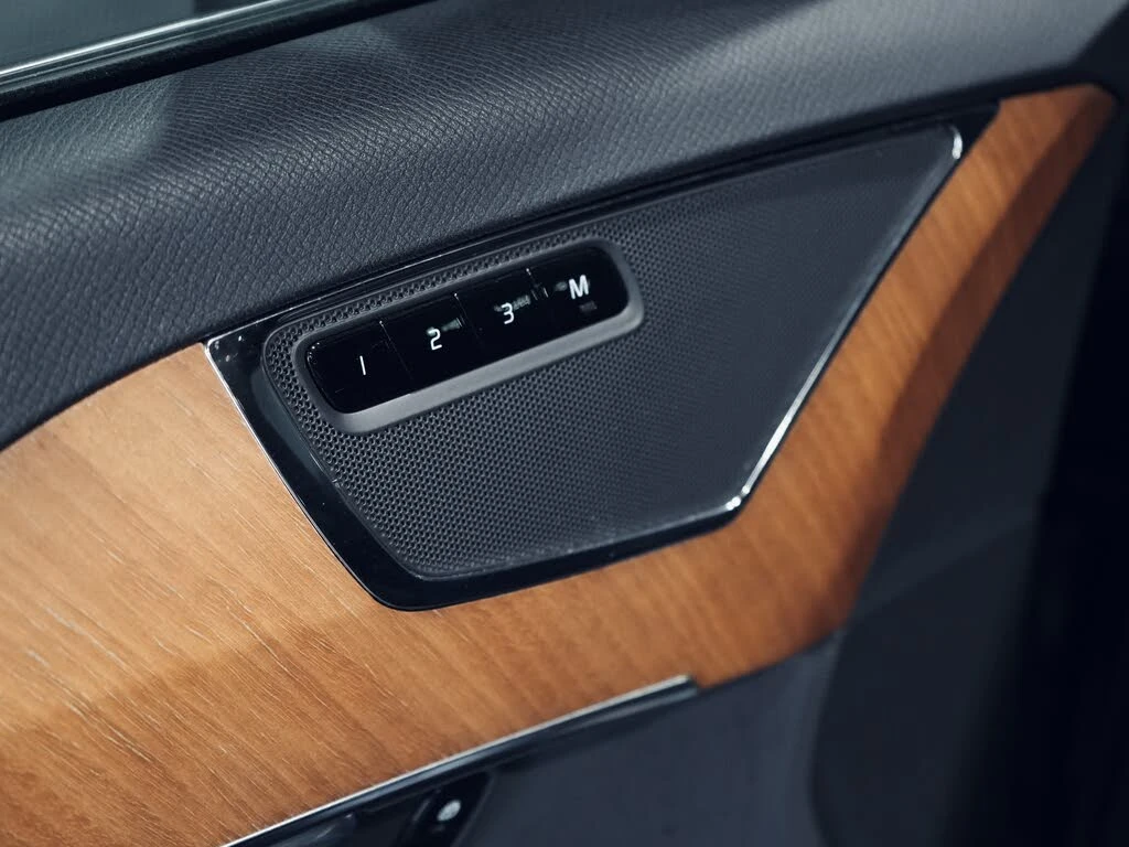 Volvo Xc90 * T6 Momentum AWD* АвтоКреди* (ЦЕНА ДО БГ) - изображение 4