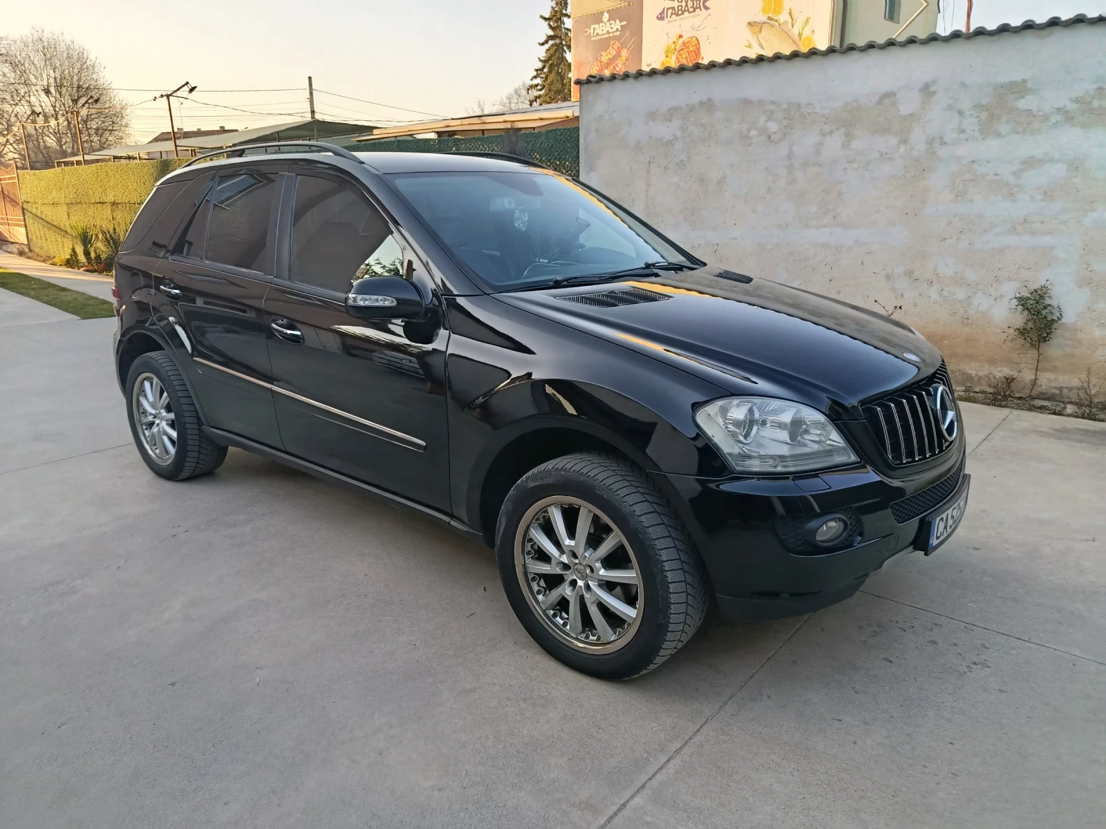 Mercedes-Benz ML 320, снимка 2 - Автомобили и джипове - 53801371